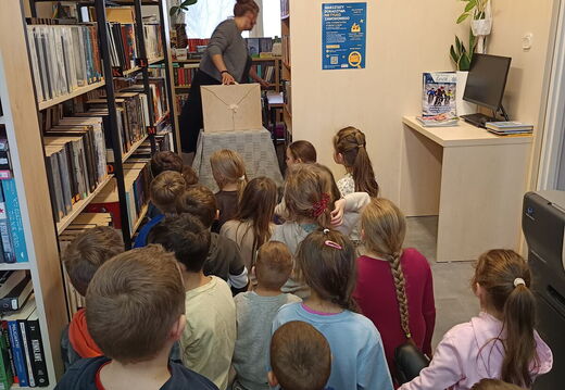 Lekcja biblioteczna klasy3B i 0C