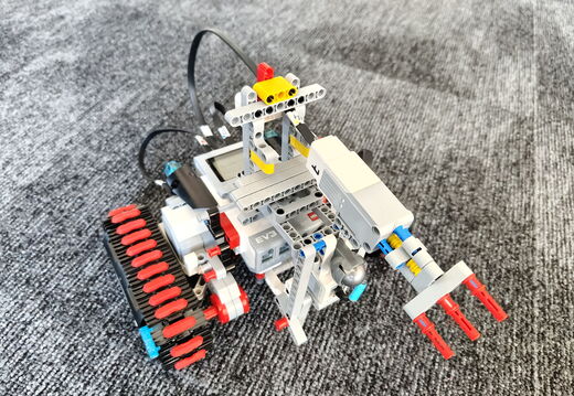 Lego Mindstorms TankBot 27 04 2026 r