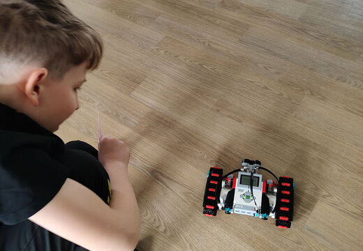 Lego Mindstorms Tank Bot 13-04-2026