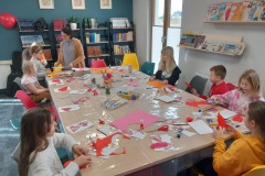 Warsztaty plastyczne Kartka Walentynkowa oraz Muzykowanie z gitarą 07.02.2024 r.